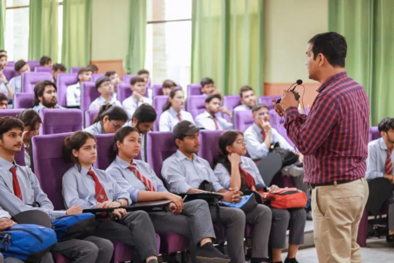 College Fashion : A Style Story You Will Definitely Relate To